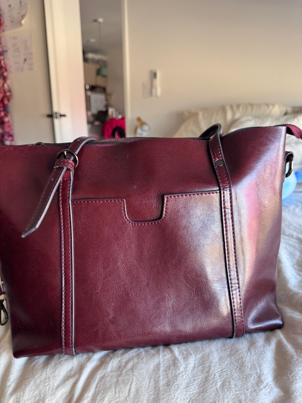 Women’s Leather Tote Bag in Burgundy